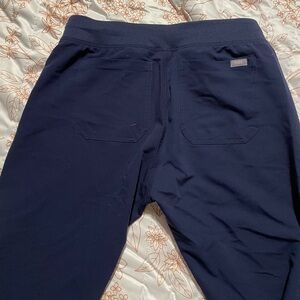 2 PAIR - Figs Yola skinny scrub pant